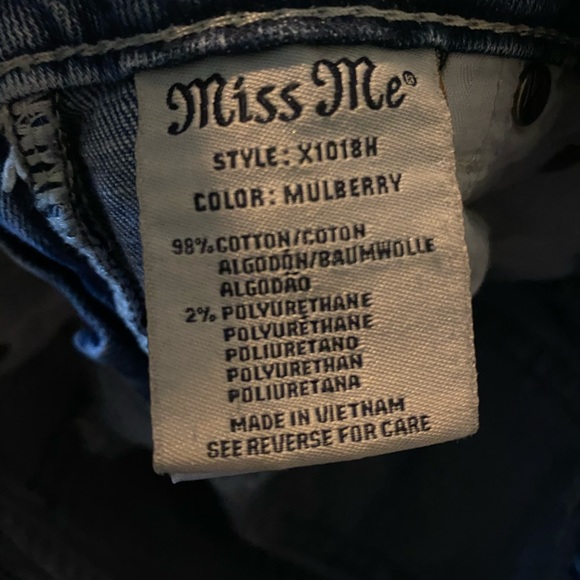 Women’s Miss Me Jean shorts - Picture 3 of 3